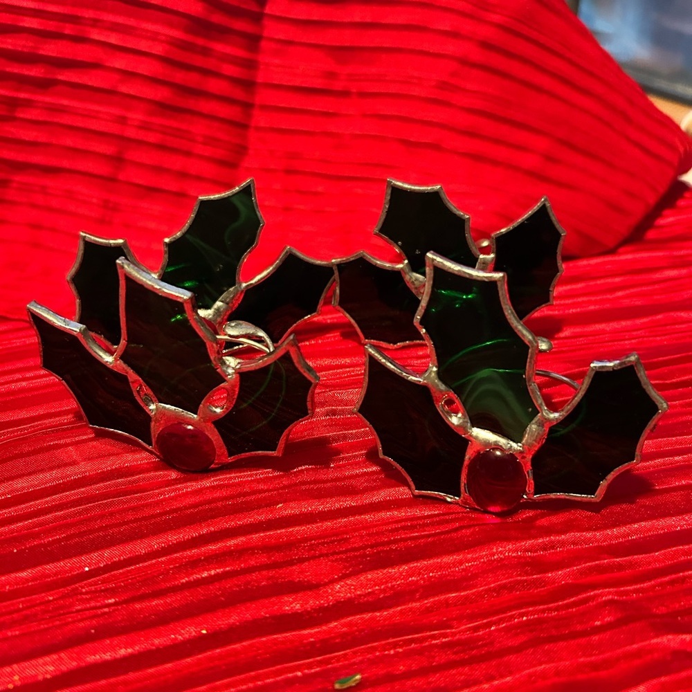 Elegant Stained glass holly with berries- napkin holders with napkins- stunning-